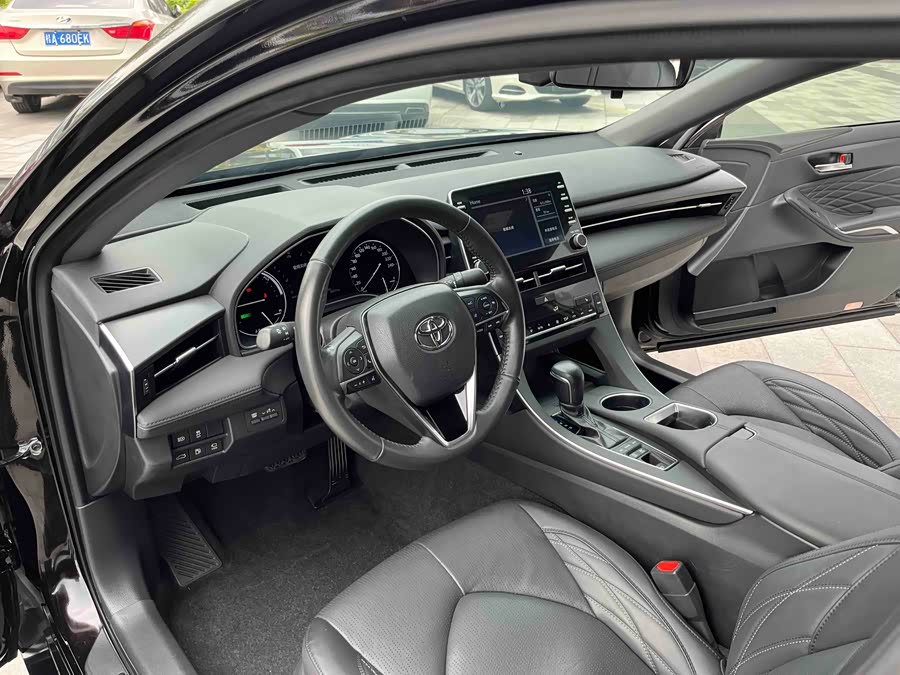 Toyota Avalon 2020 car image #11