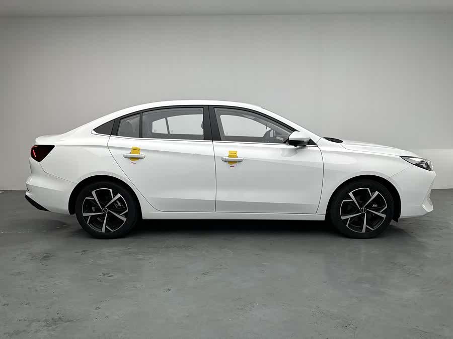 Roewe i5 2023 car image #11