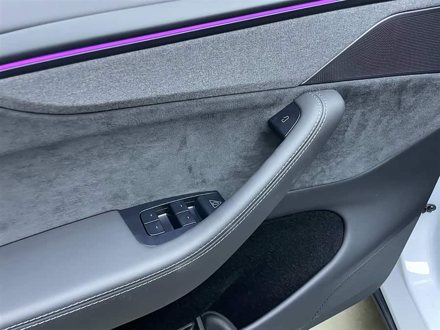 特斯拉 Model Y L 2025 汽车图片 #11