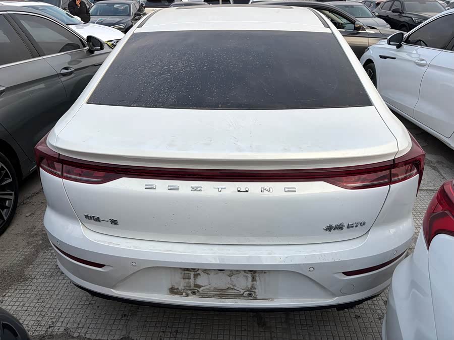 2023 car image #11