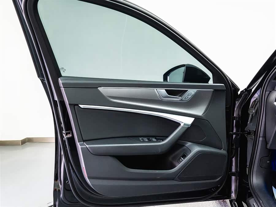 Audi A6L 2023 car image #11