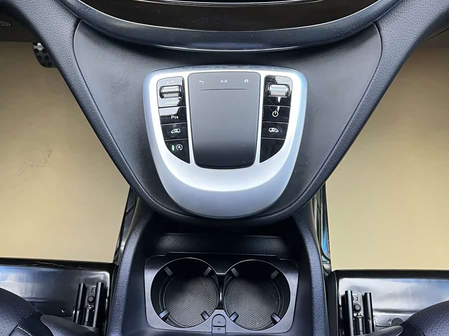 Mercedes-Benz V Class 2022 car image #11