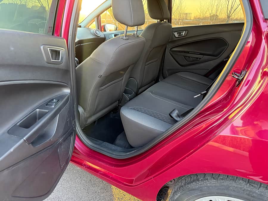 Ford Fiesta 2014 immagine di auto #11