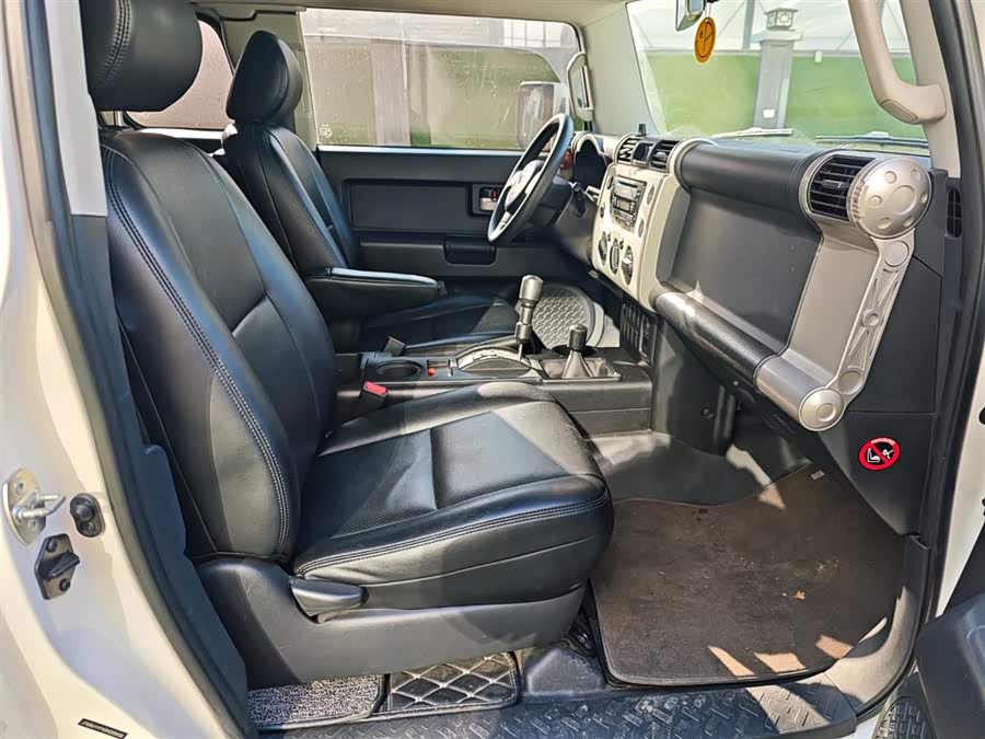 Toyota FJ Cruiser 2018 #11 Toyota FJ Cruiser 2018 car image #11