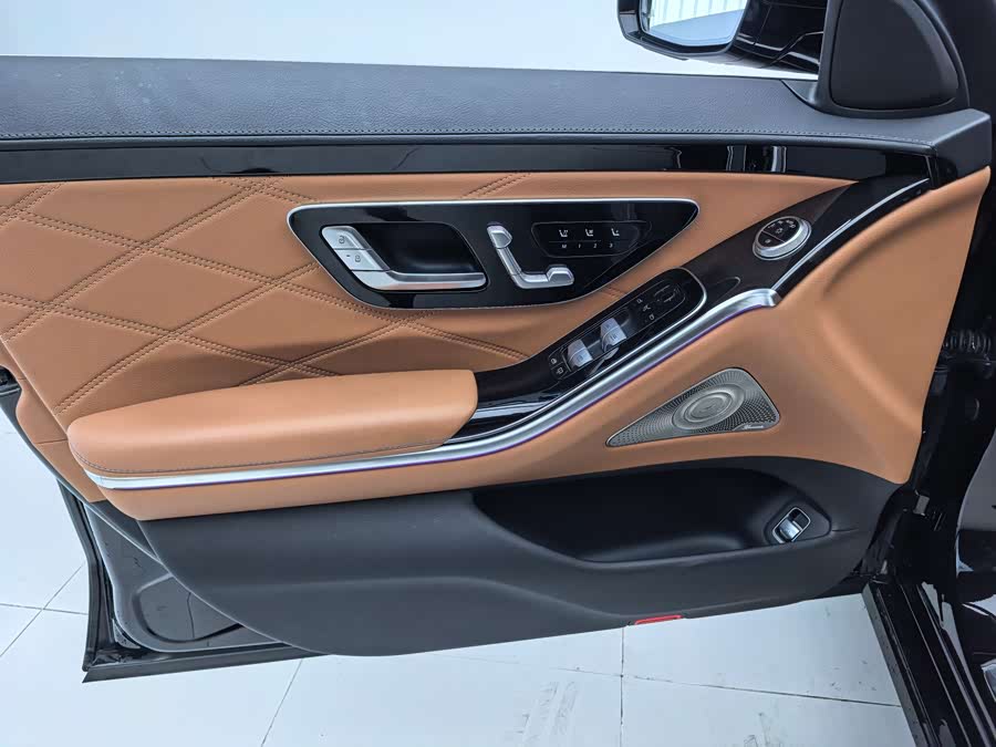 Mercedes-Benz Maybach S Class 2023 car image #11