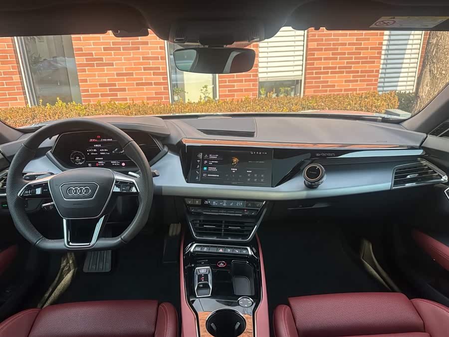 Audi e-tron GT 2024 صورة سيارة #11