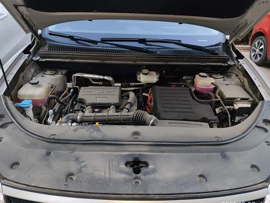 BYD Sea Lion 05 DM-i 2025 car image #11