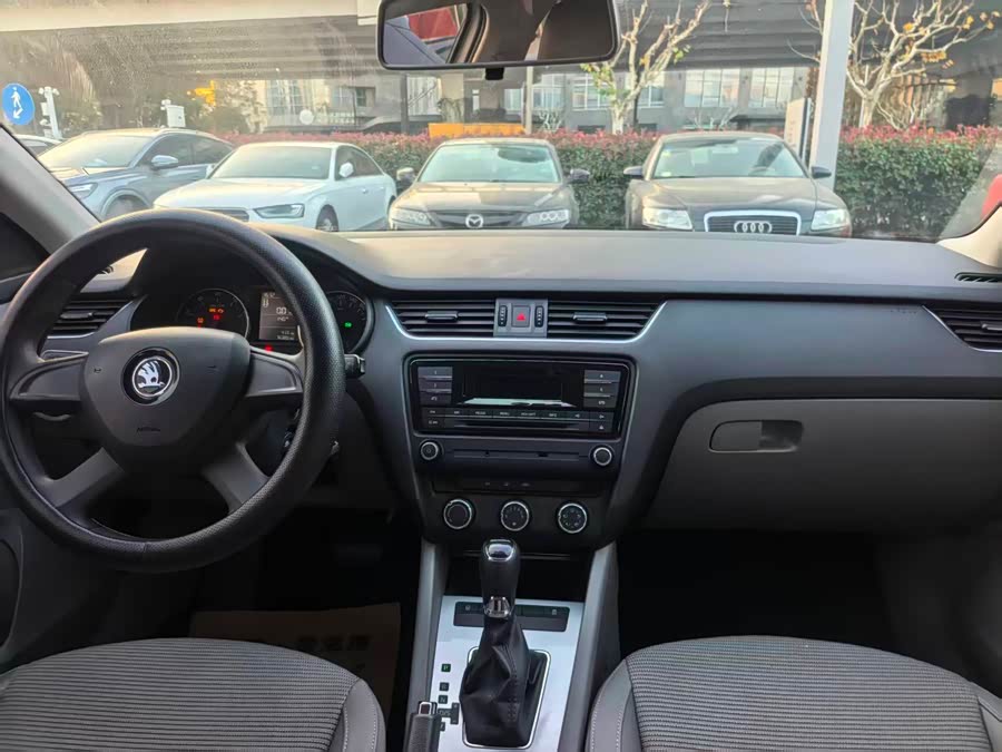 Skoda Octavia 2015 #11 Skoda Octavia 2015 car image #11