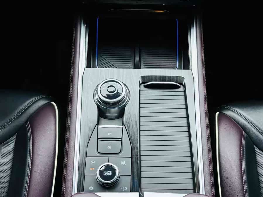 Ford Explorer 2023 car image #11