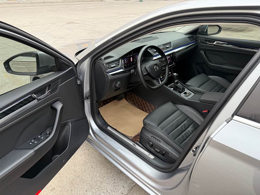 Skoda Superb 2019 #11 Skoda Superb 2019 car image #11