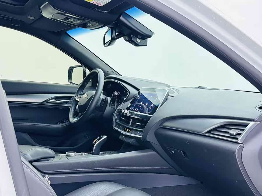 2021 car image #11