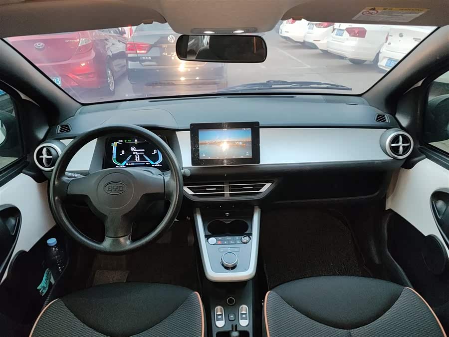 BYD e1 2021 car image #11