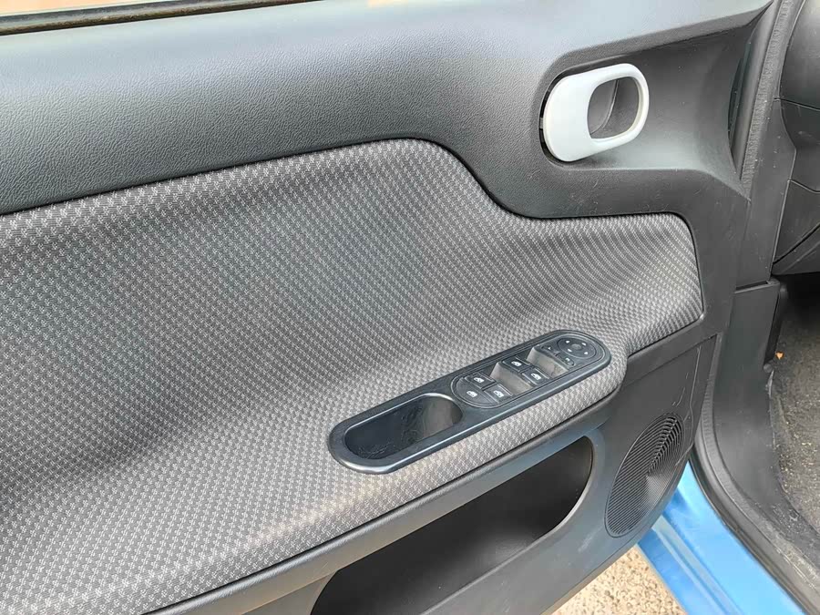 MG 3 2011 car image #11