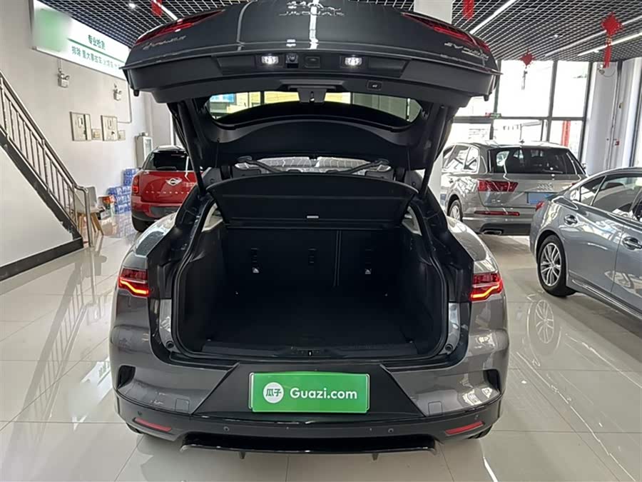 2019 car image #11