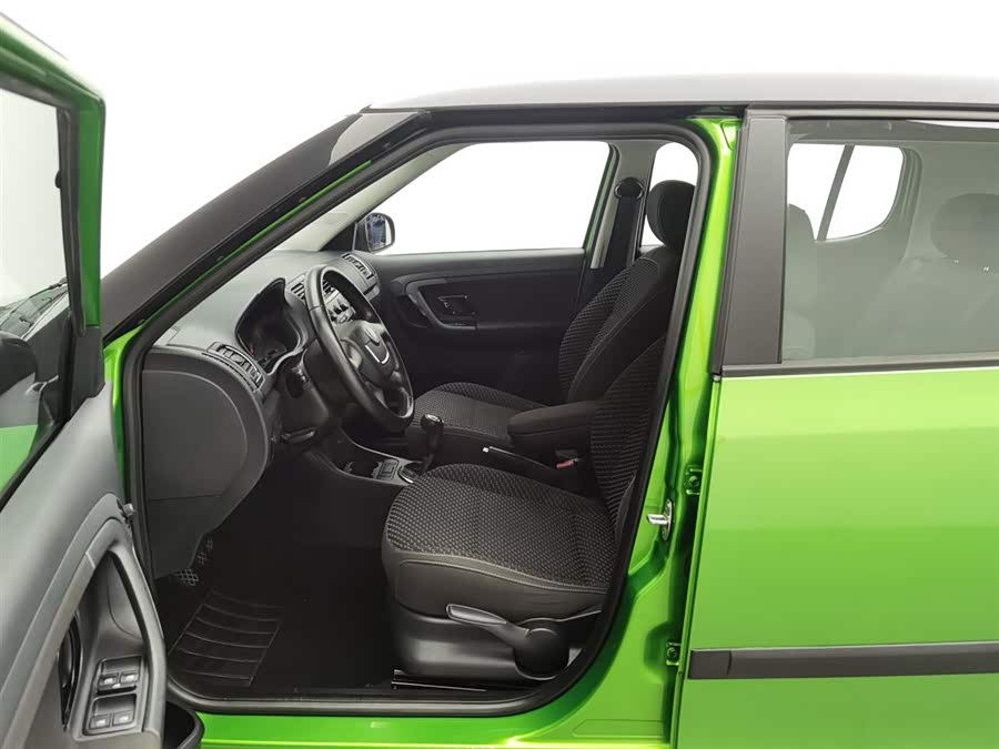 Skoda Fabia 2014 изображение автомобиля #11
