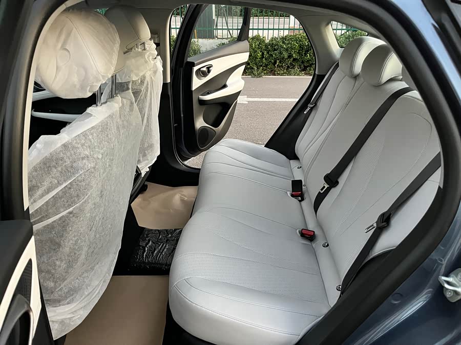 BYD Seal 05 DM-i 2025 car image #11