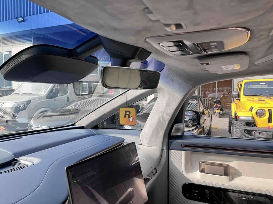 极氪 极氪MIX 2024 汽车图片 #11