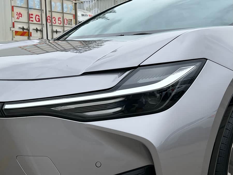 Toyota bZ3 2023 immagine di auto #11