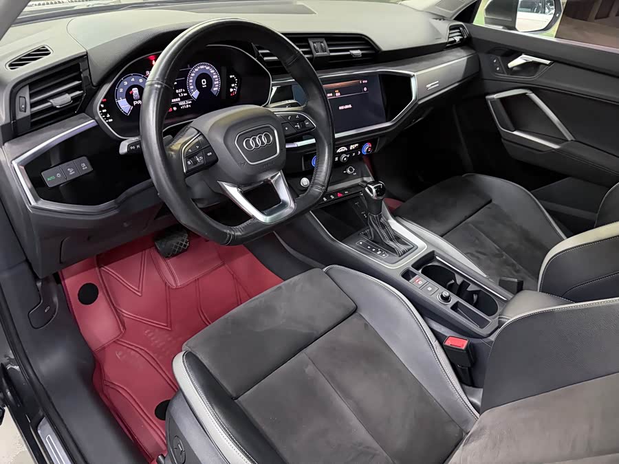 Audi Q3 2020 immagine di auto #11