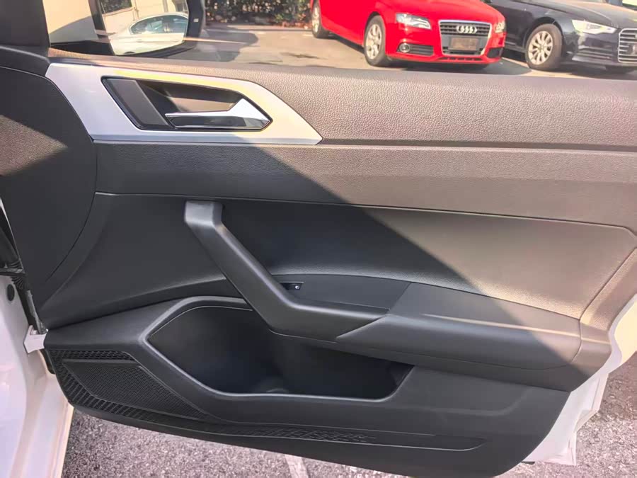 Volkswagen Polo 2020 car image #11