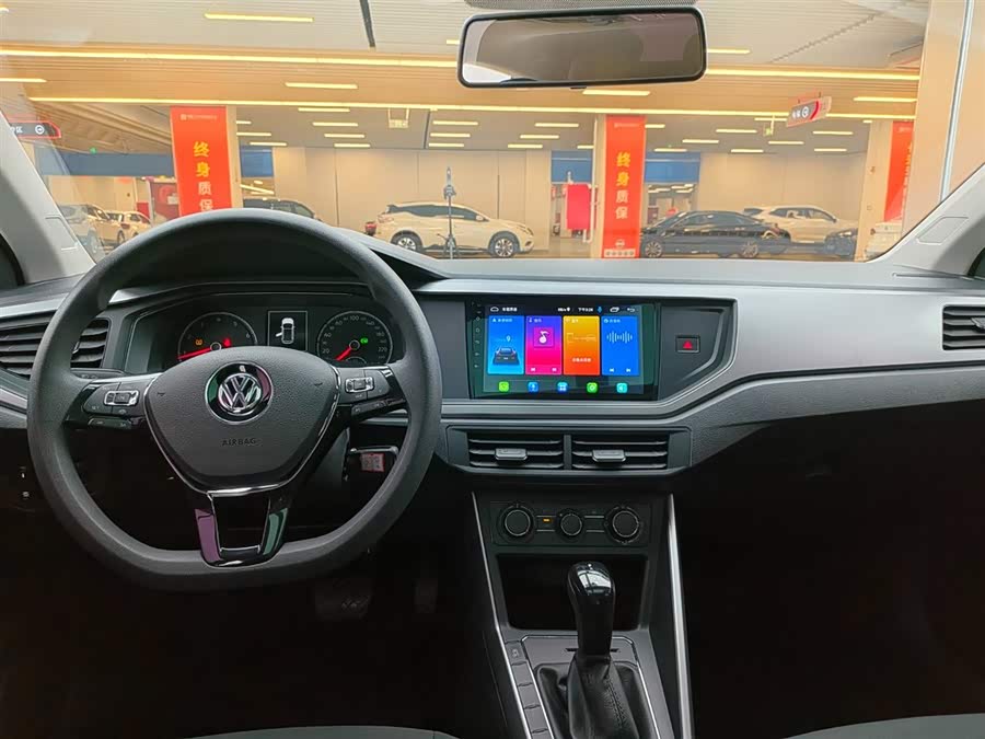 Volkswagen Polo 2020 car image #11