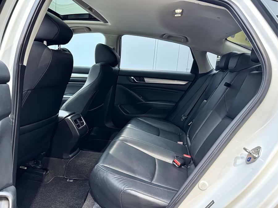 Honda Accord 2019 car image #11