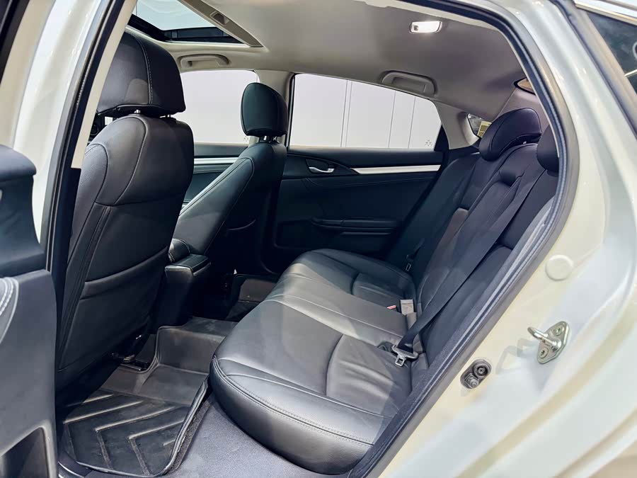 Honda Civic 2020 car image #11