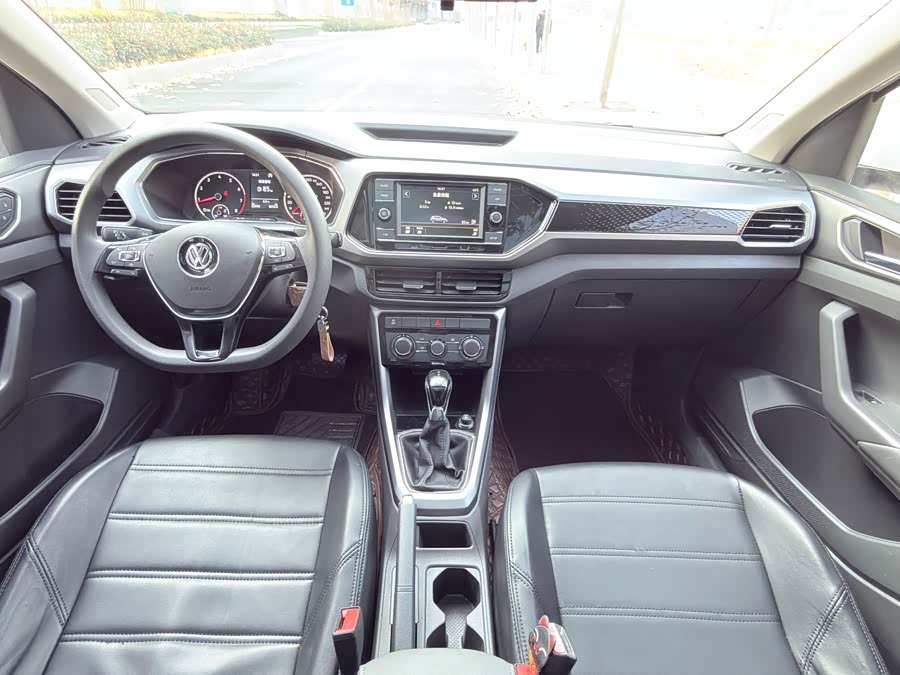 Volkswagen T-Cross 2020 car image #11