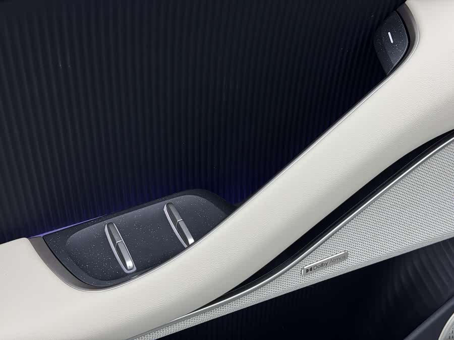NIO ET5 car image #11