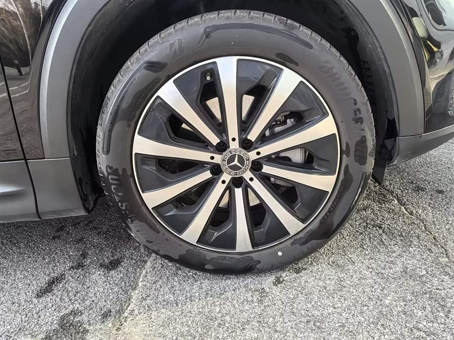 Mercedes-Benz GLB Class 2025 immagine di auto #11