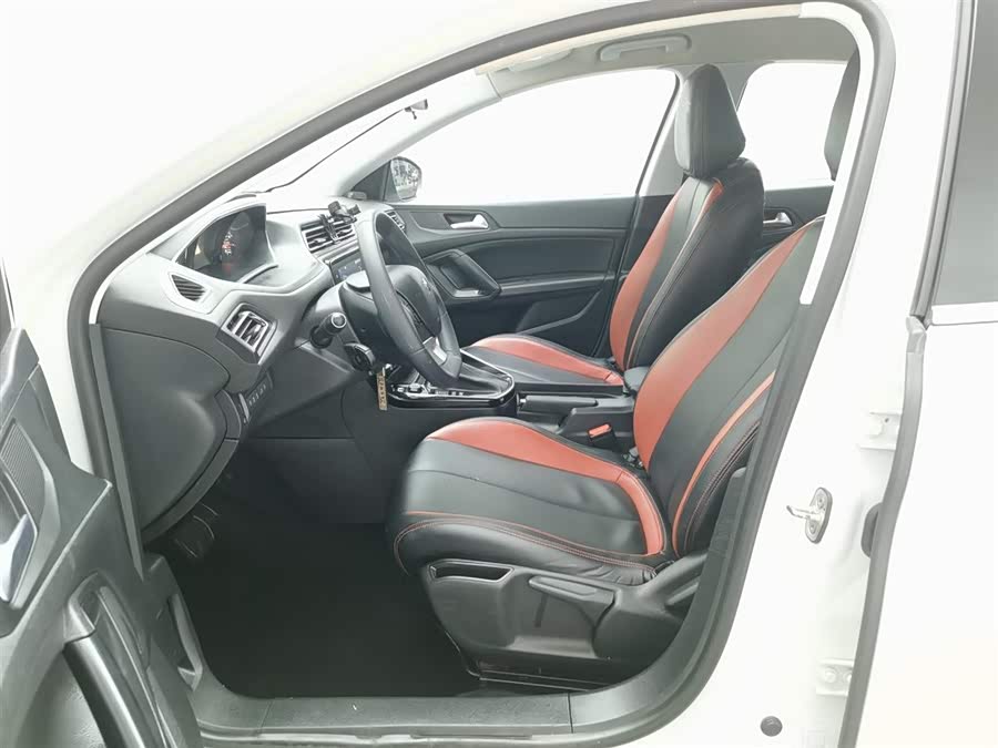 Peugeot 308 2018 car image #11