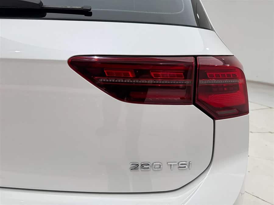 Volkswagen Golf 2022 car image #11