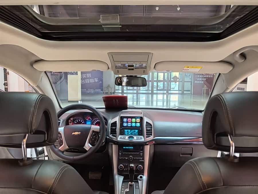 Chevrolet Captiva 2017 car image #11