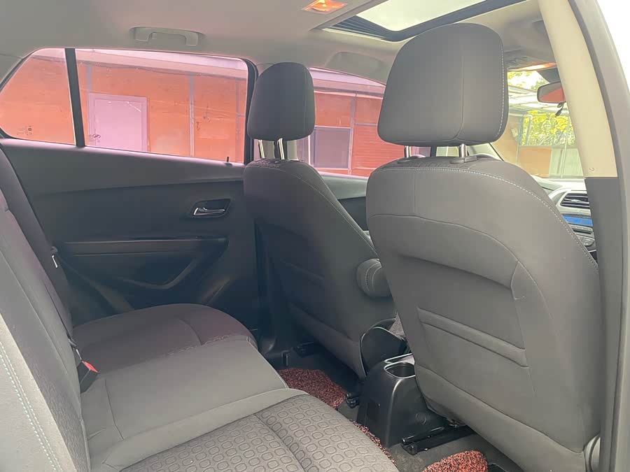 Chevrolet Tracker 2015 car image #11