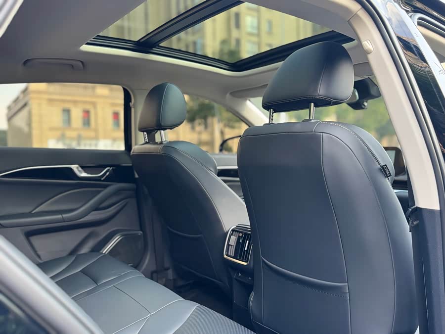 2023 car image #11