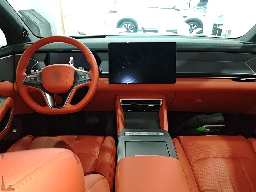 BYD Tang L 2025 immagine di auto #11