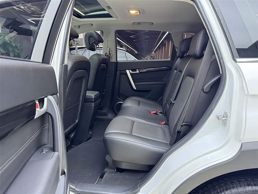 Chevrolet Captiva 2017 car image #11