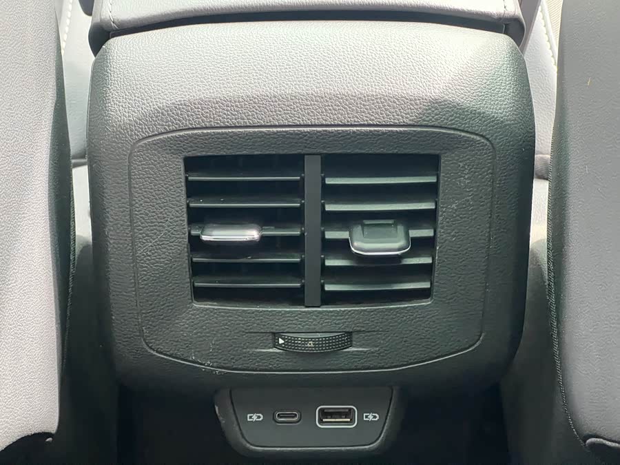 Volkswagen T-Cross 2023 car image #11