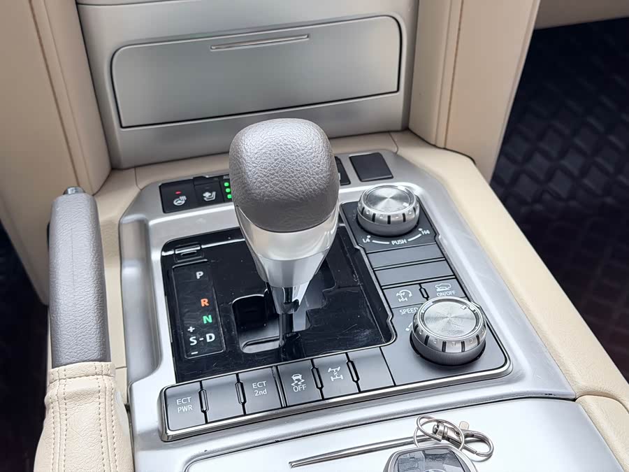 Toyota 2025 car image #11