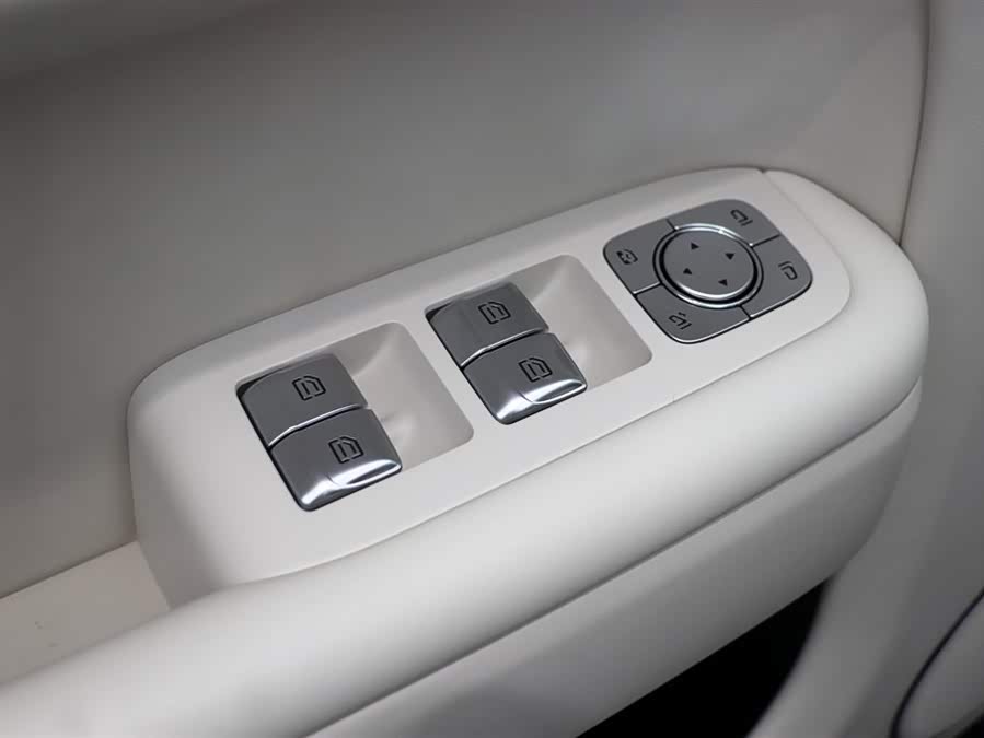 Li L9 2024 صورة سيارة #11