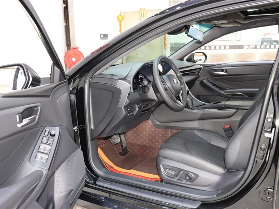 Toyota Avalon 2021 car image #11