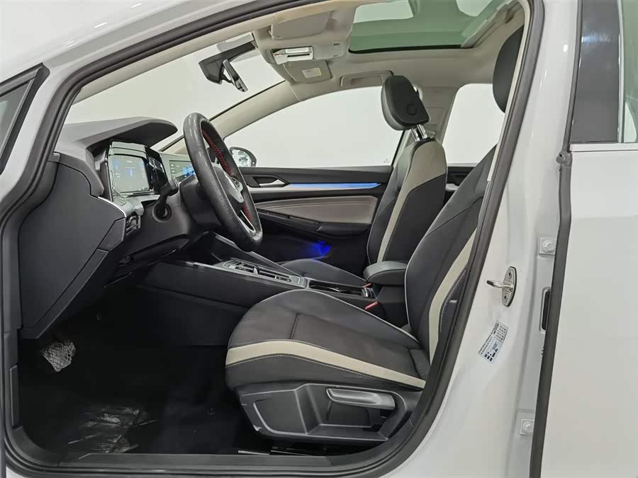 Volkswagen Golf 2021 car image #11