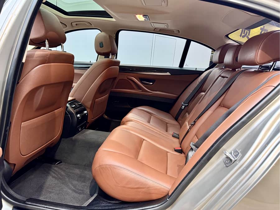 BMW 5 Series 2016 car image #11