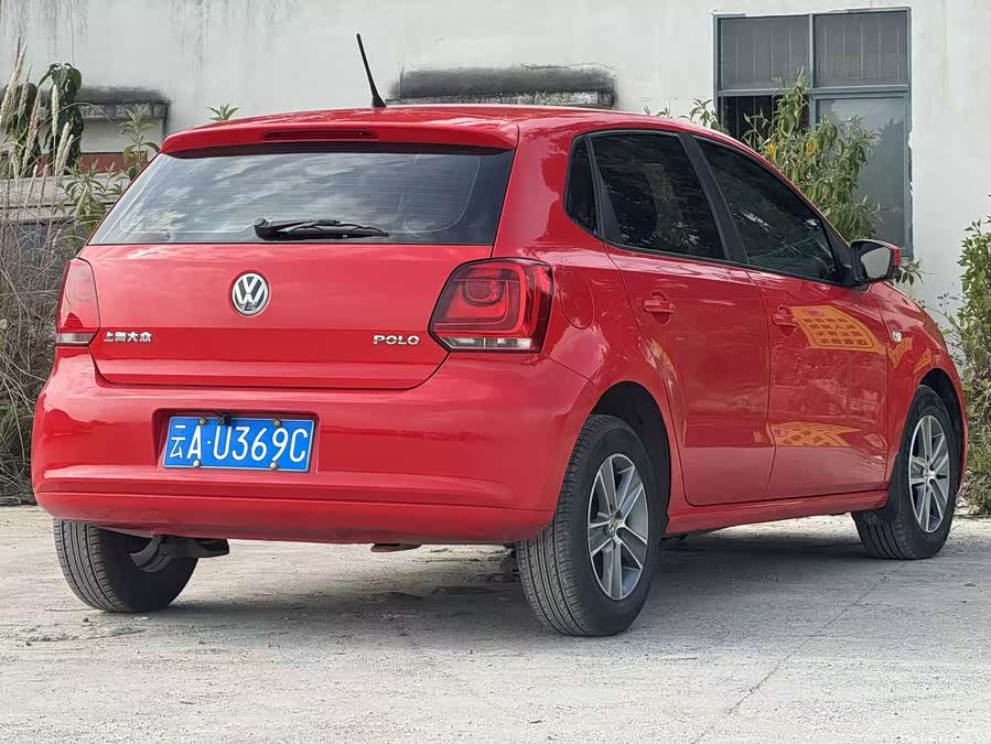 Volkswagen Polo 2013 car image #11