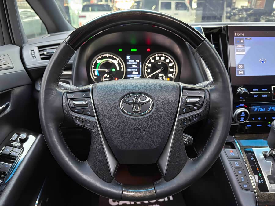 Toyota Alphard 2023 car image #11
