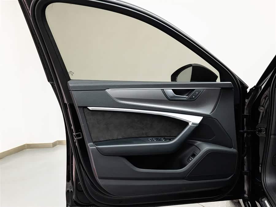 Audi A6L 2019 car image #11