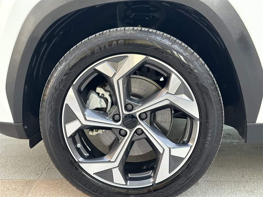 GEELY Boyue L 2024 car image #11