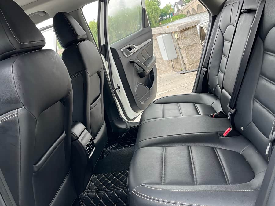 6 2018 car image #11