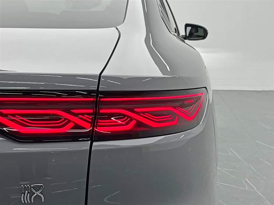 BYD Han 2025 car image #11
