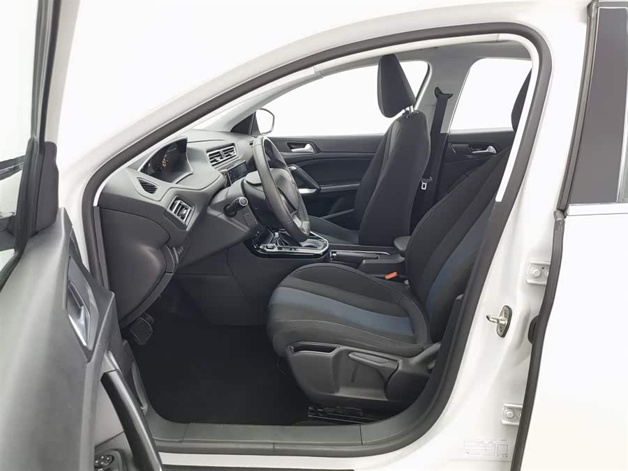 Peugeot 308 2018 car image #11